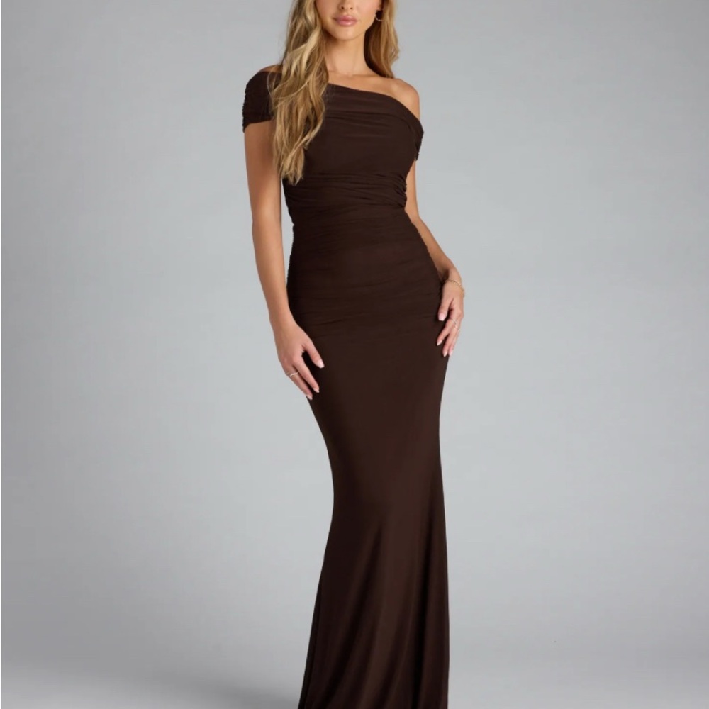 Ashlynn Off-Shoulder Mermaid Formal Dress